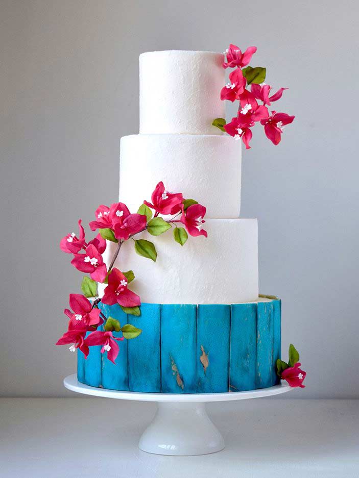 Pastel de Boda con Flores de Bugambilia
