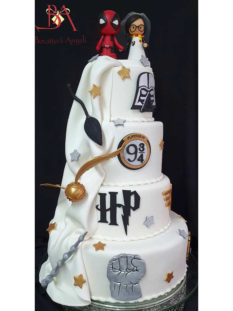 Pastel De Boda con Superheroes